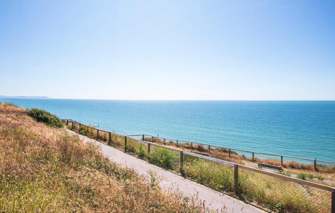 The Annex - Unparalleled Beach Front Luxury Accommodation - Private South West Facing Patio Area - Pet Friendly - Sky - Netflix - Super Fast Wi-Fi - Stones Throw To The Beach Борнмът Екстериор снимка