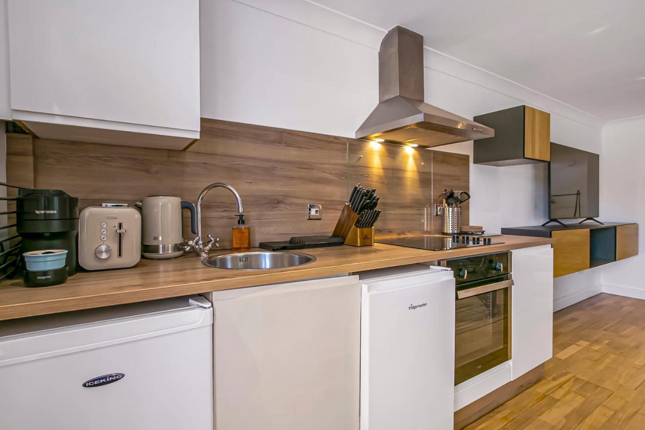 The Annex - Unparalleled Beach Front Luxury Accommodation - Private South West Facing Patio Area - Pet Friendly - Sky - Netflix - Super Fast Wi-Fi - Stones Throw To The Beach Борнмът Екстериор снимка