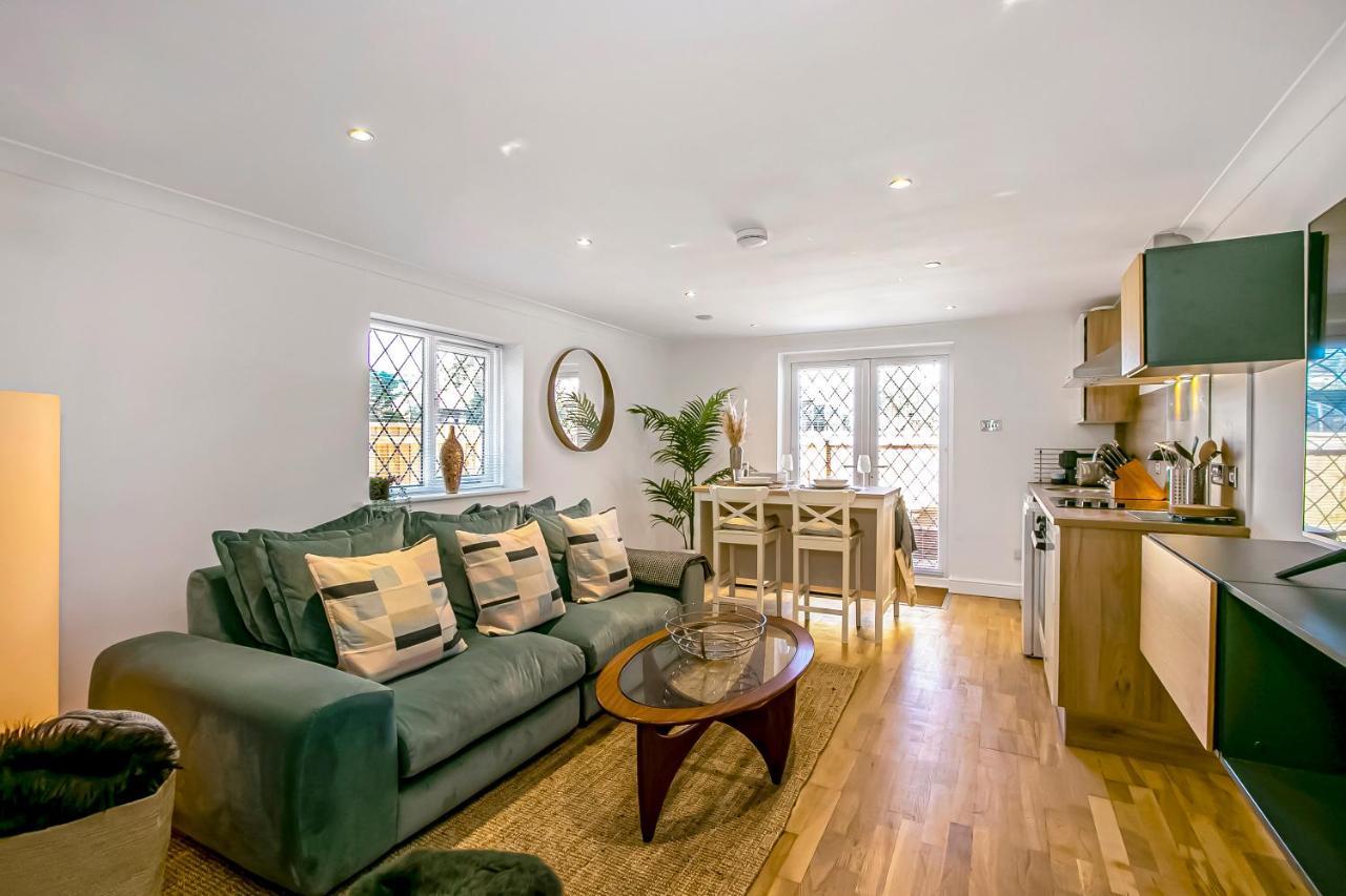 The Annex - Unparalleled Beach Front Luxury Accommodation - Private South West Facing Patio Area - Pet Friendly - Sky - Netflix - Super Fast Wi-Fi - Stones Throw To The Beach Борнмът Екстериор снимка
