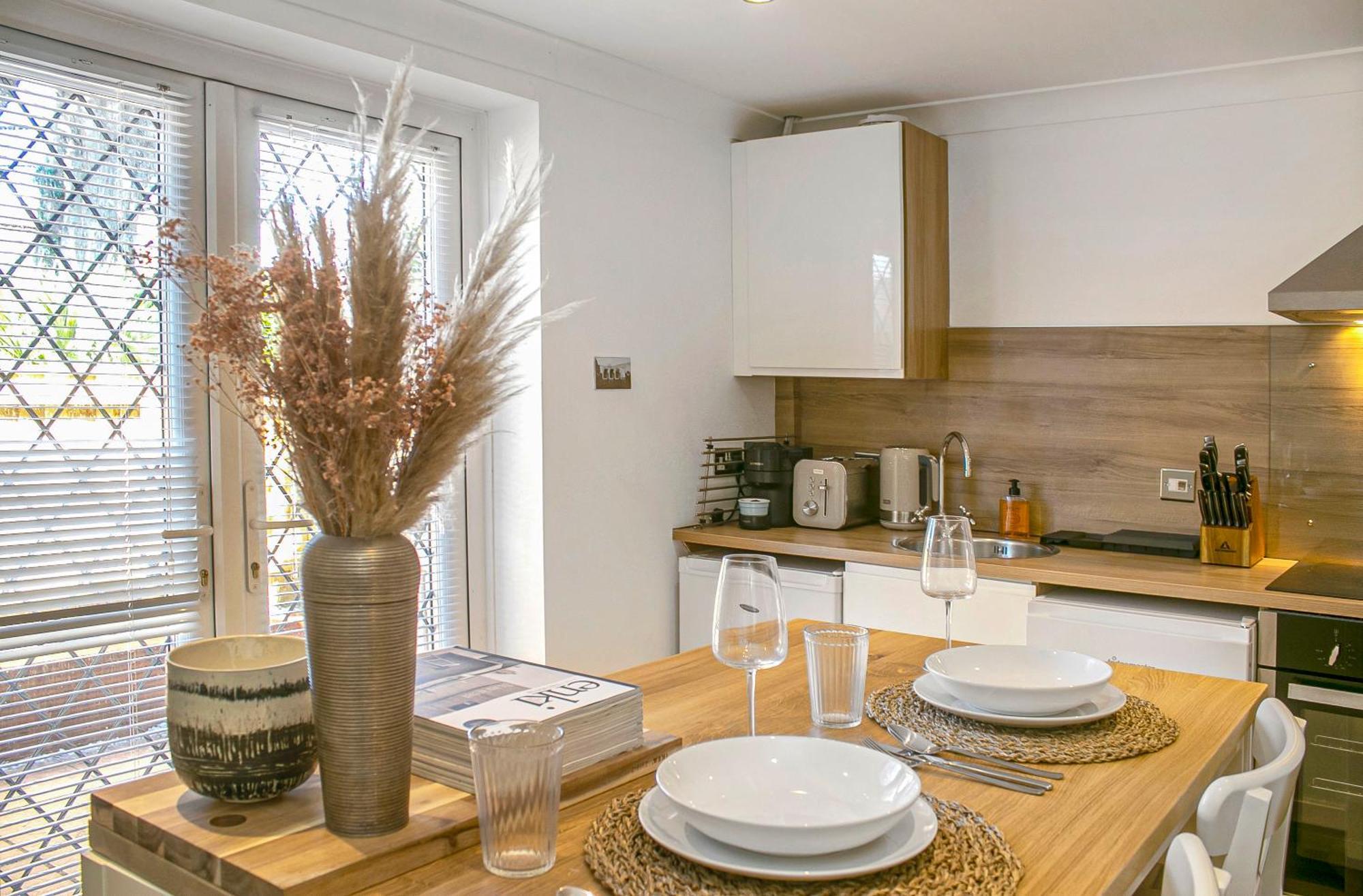 The Annex - Unparalleled Beach Front Luxury Accommodation - Private South West Facing Patio Area - Pet Friendly - Sky - Netflix - Super Fast Wi-Fi - Stones Throw To The Beach Борнмът Екстериор снимка
